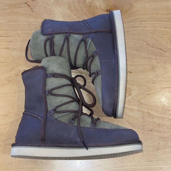 UGG AUSTRALIA LODGE CHOCOLATE/OLIVE GREEN SHEEPSKIN SUEDE BOOTS‎ SIZE 5 US - Picture 6 of 8